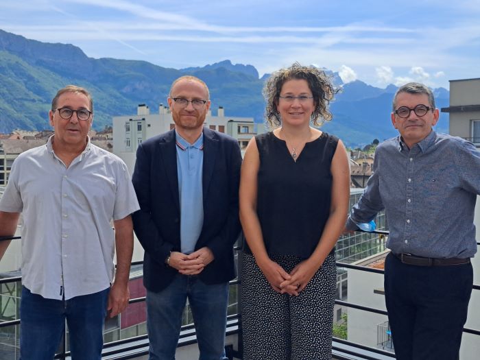 Nouveau conseil de gauche à droite : Patrice SEGAUD (CGT) Vice-Président - Stéphane RENAUD (FO) Président 
									- Claire BARRE (CFDT) Vice-Présidente - Jean- Jacques SIGNOUX (MEDEF) Vice-Président