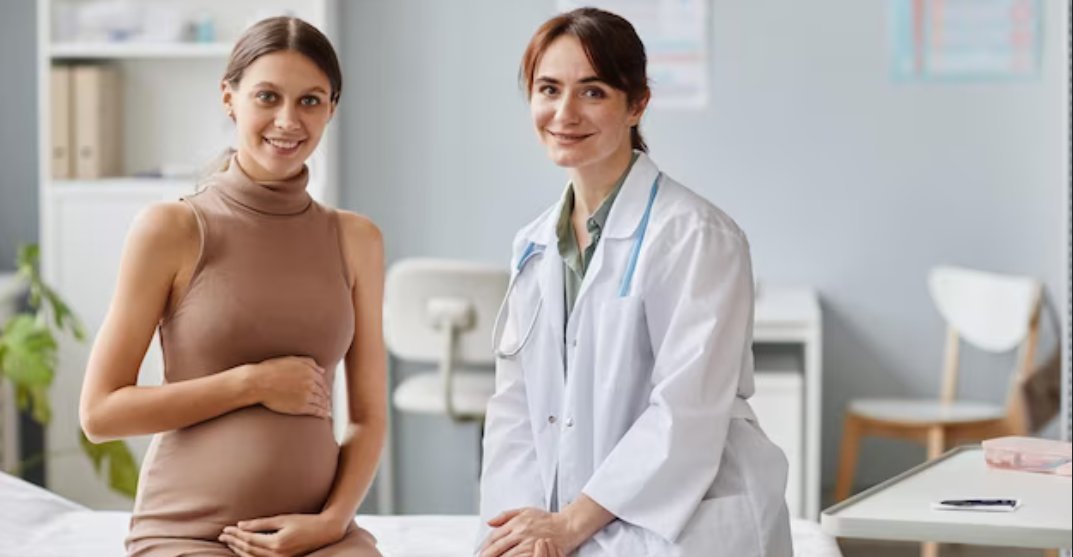 Femme-enceinte avec gyneco